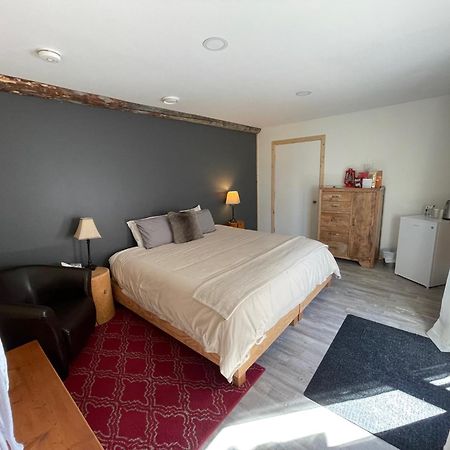 Mount Logan Ecolodge & Retreat Center Haines Junction Esterno foto