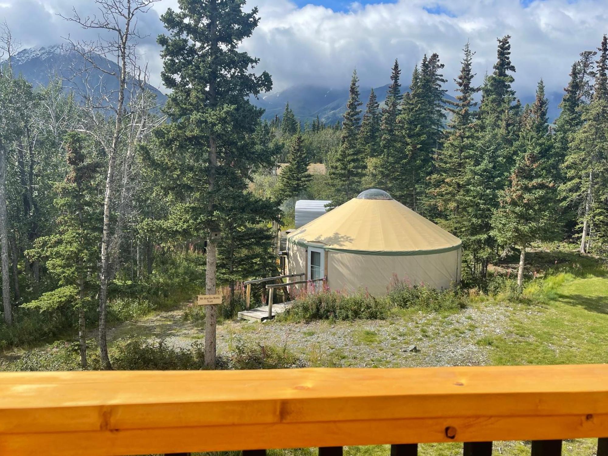 Mount Logan Ecolodge & Retreat Center Haines Junction Esterno foto