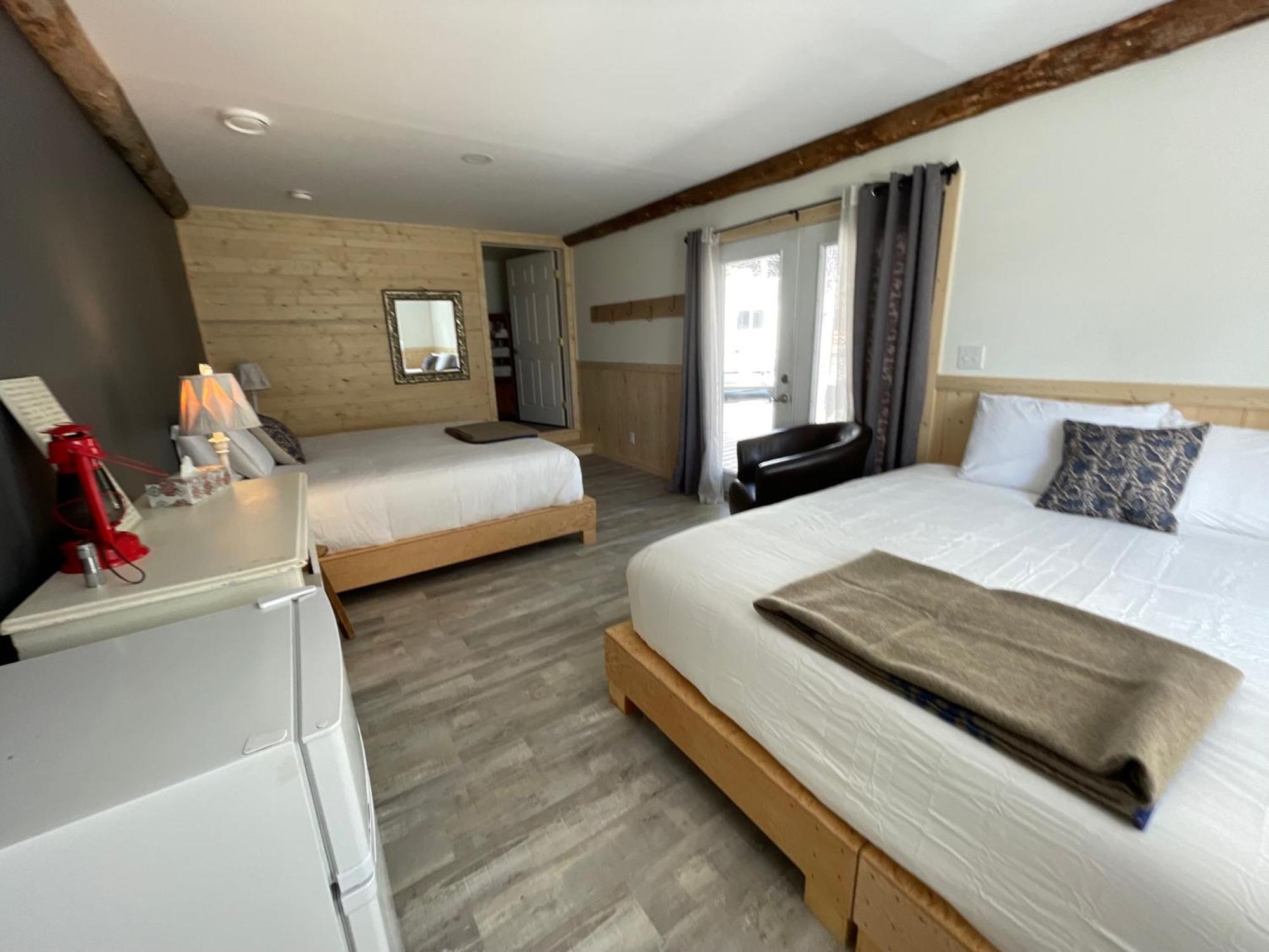 Mount Logan Ecolodge & Retreat Center Haines Junction Esterno foto