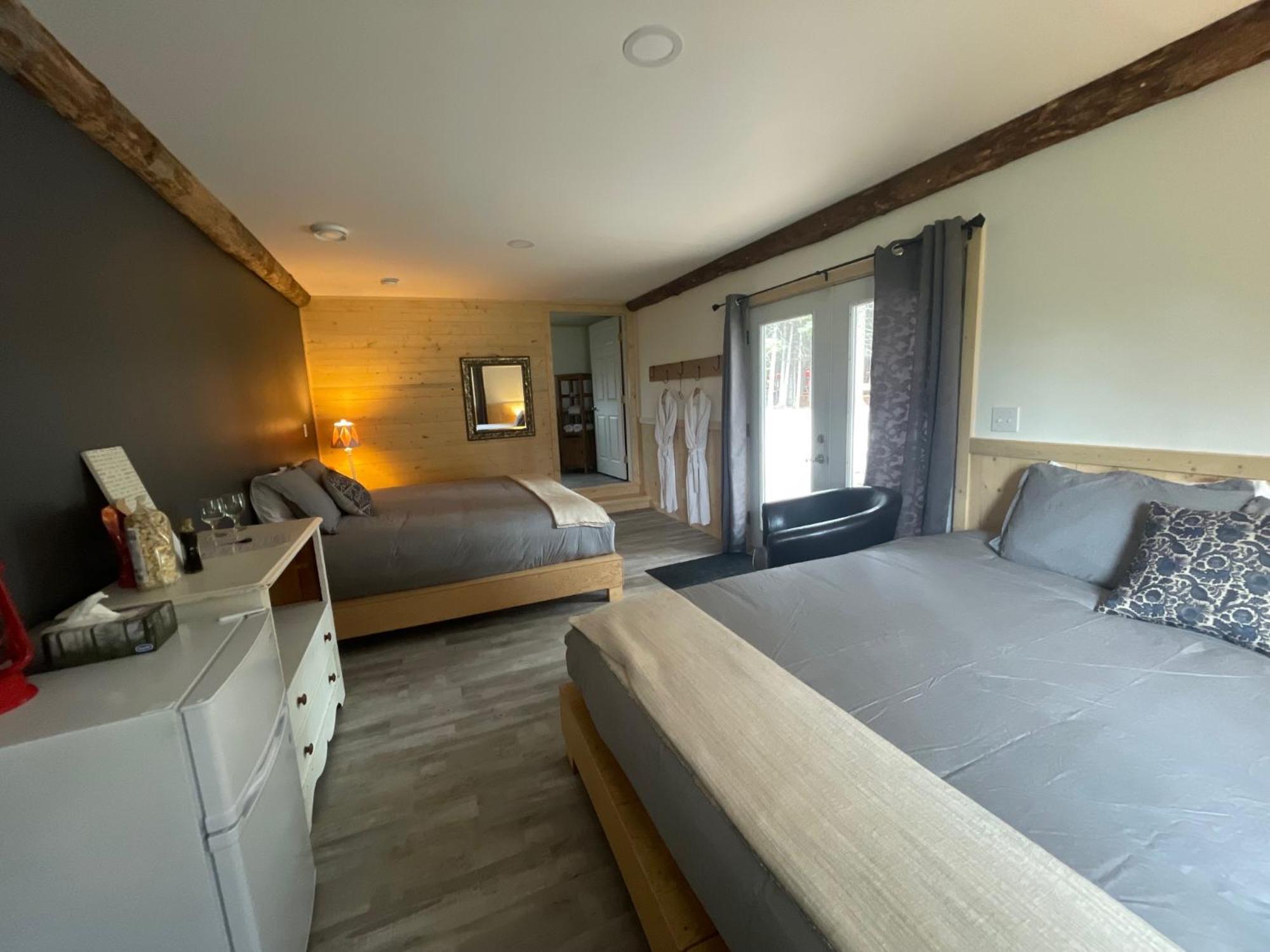 Mount Logan Ecolodge & Retreat Center Haines Junction Esterno foto