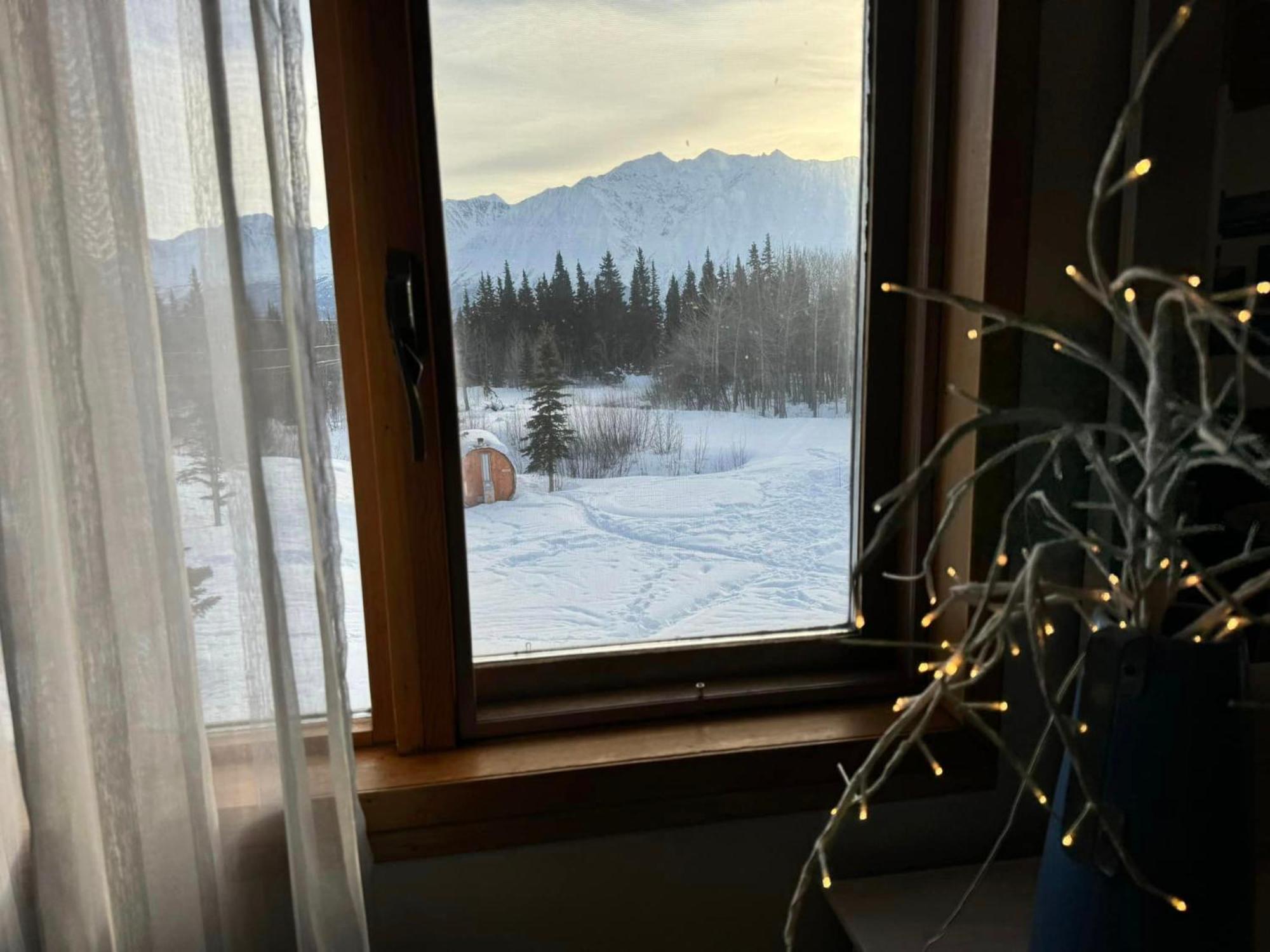 Mount Logan Ecolodge & Retreat Center Haines Junction Esterno foto
