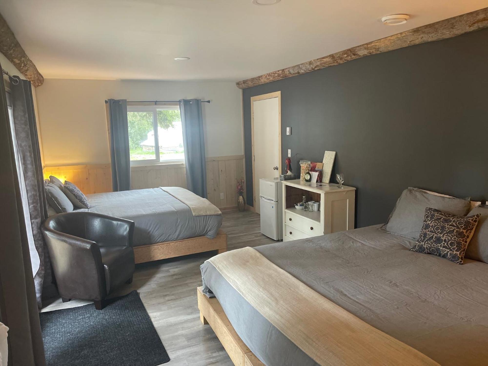 Mount Logan Ecolodge & Retreat Center Haines Junction Esterno foto